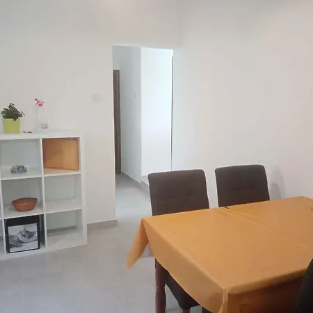 Two-bedroom Near Sea 2 Lopar