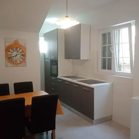 Two-bedroom Near Sea 2