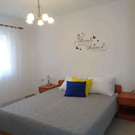Two-bedroom Near Sea 2 Apartment Lopar